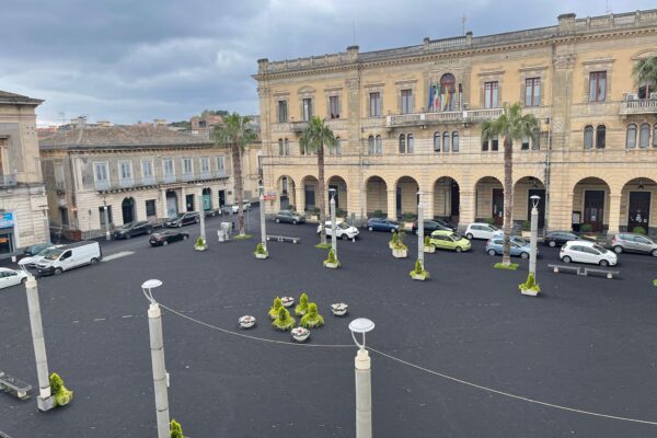 Duplice femminicidio a Riposto: il presunto killer si toglie la vita