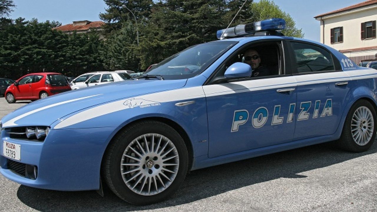 polizia auto