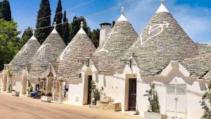 I trulli Alberobello (foto turismoinpuglia.com) - teleone.it
