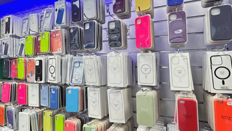 Cover cellulari in vendita (foto phone-tech.it) - teleone.it