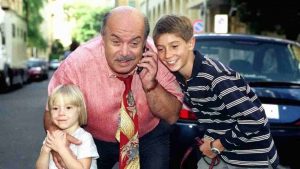 Un medico in famiglia Ciccio con nonno libero (foto hallofseries.com) - teleone.it