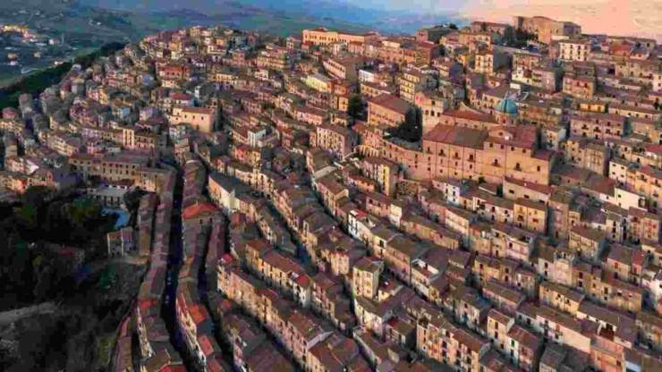 Borgo siciliano (foto younipa) - teleone.it