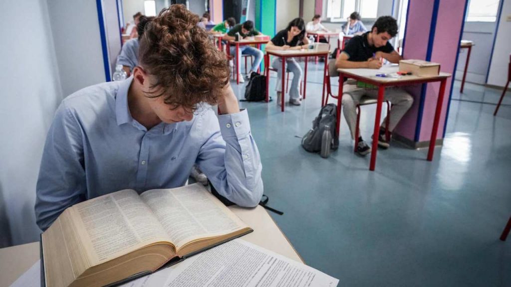 esame di maturità (foto ilpost) - teleone.it