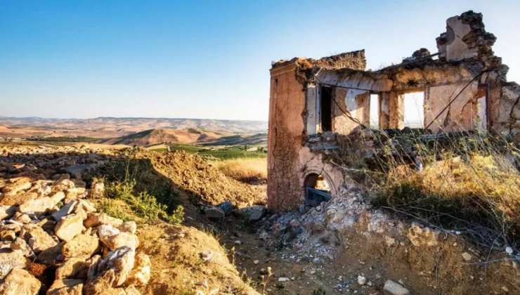 le rovine nella cittadina trapanese (foto plug) - teleone.it