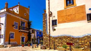 lo splendido borgo in una bellissima giornata (foto thewom) - teleone.it