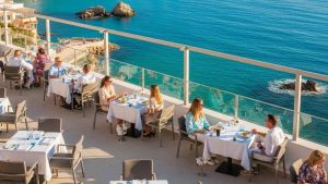 ristorante sul mare - foto (C) Teleone.it