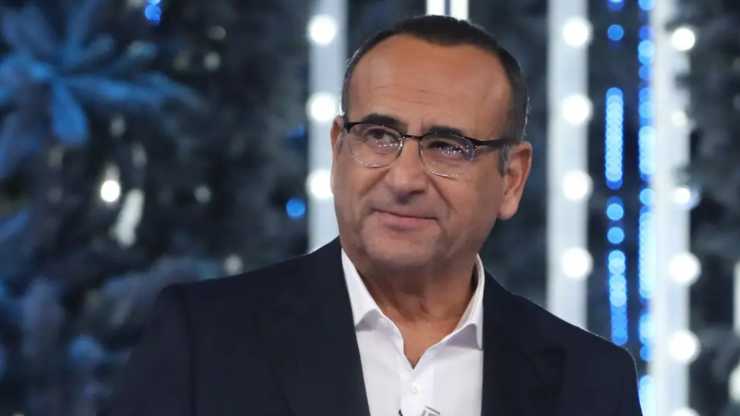 Carlo Conti a sanremo (foto italpress) - teleone.it