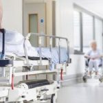 “Non sapevo di essere incinta”: shock in ospedale, coppia arriva con un neonato morto in un sacchetto