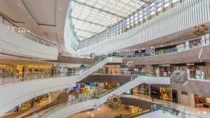 interno centro commerciale (foto freepik) - teleone.it