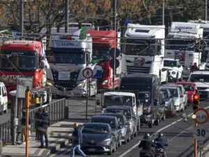 camion sciopero fermo