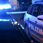 Ragazzino di 13 anni subisce violenza sessuale nel bar dei genitori: sfondata porta del bagno, scatta l’arresto
